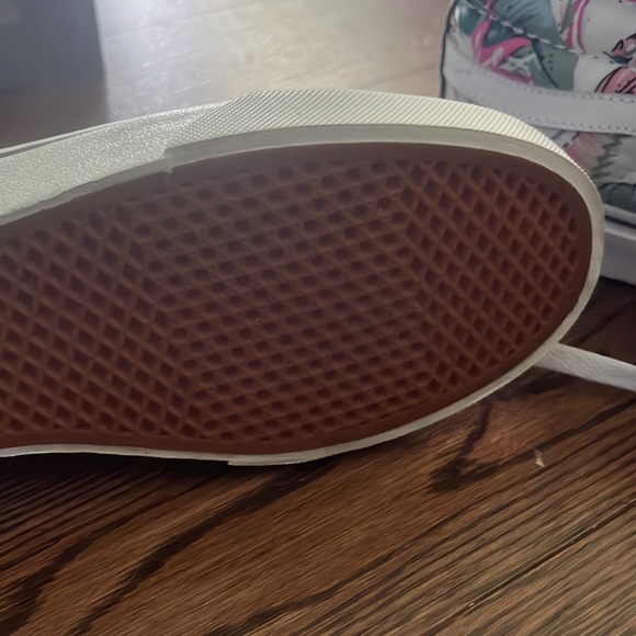 SKATEBOARD?! Brand new never worn Vans - Picture 4 of 5